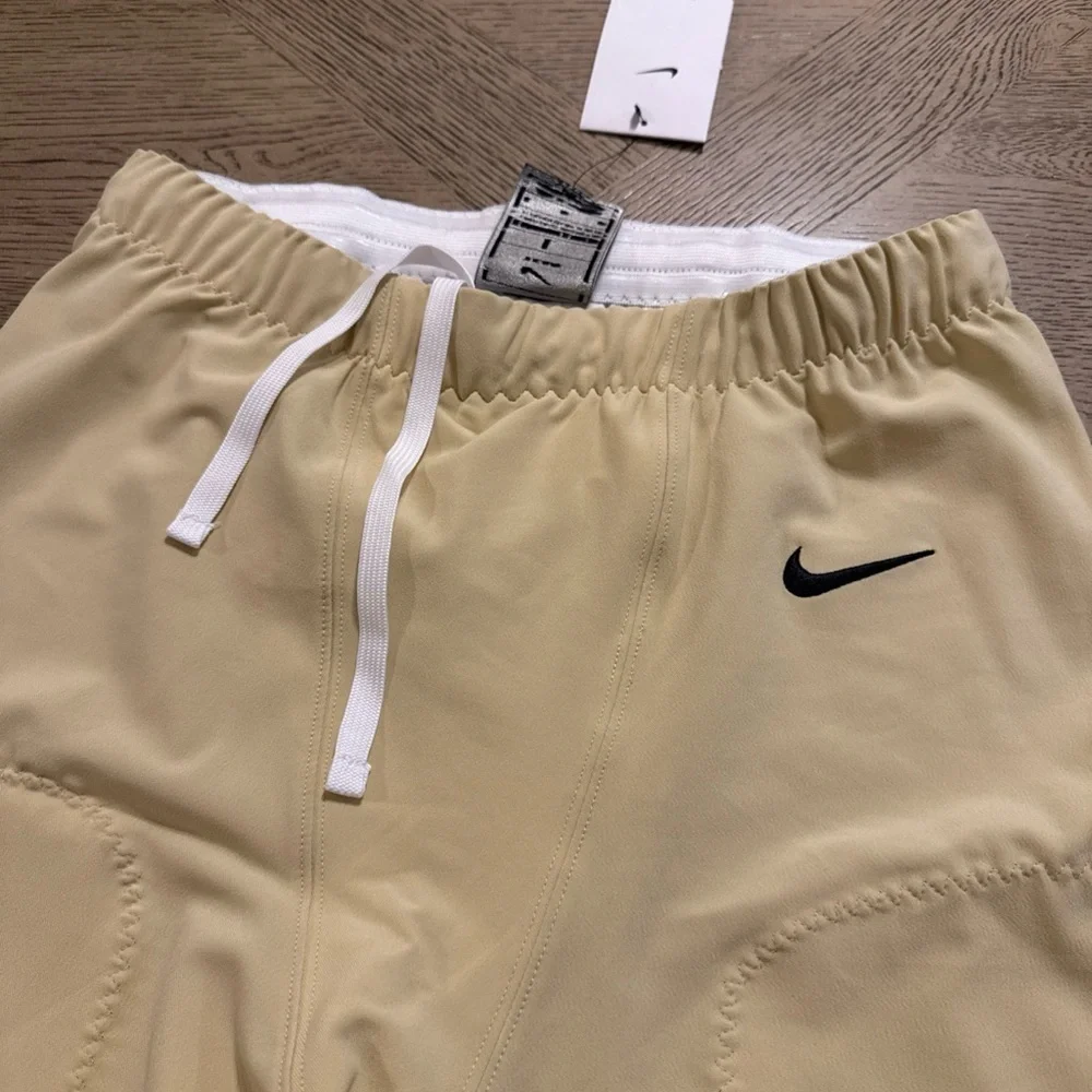 Nike Team Defender Performance Football Shorts Tan L